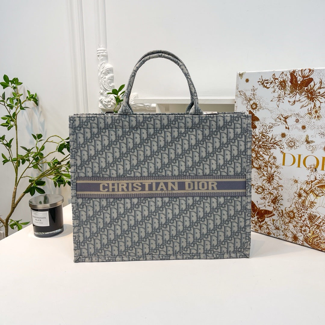 Dior tote bag