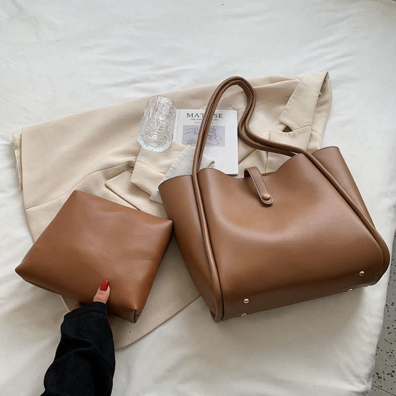 Leather tote bags