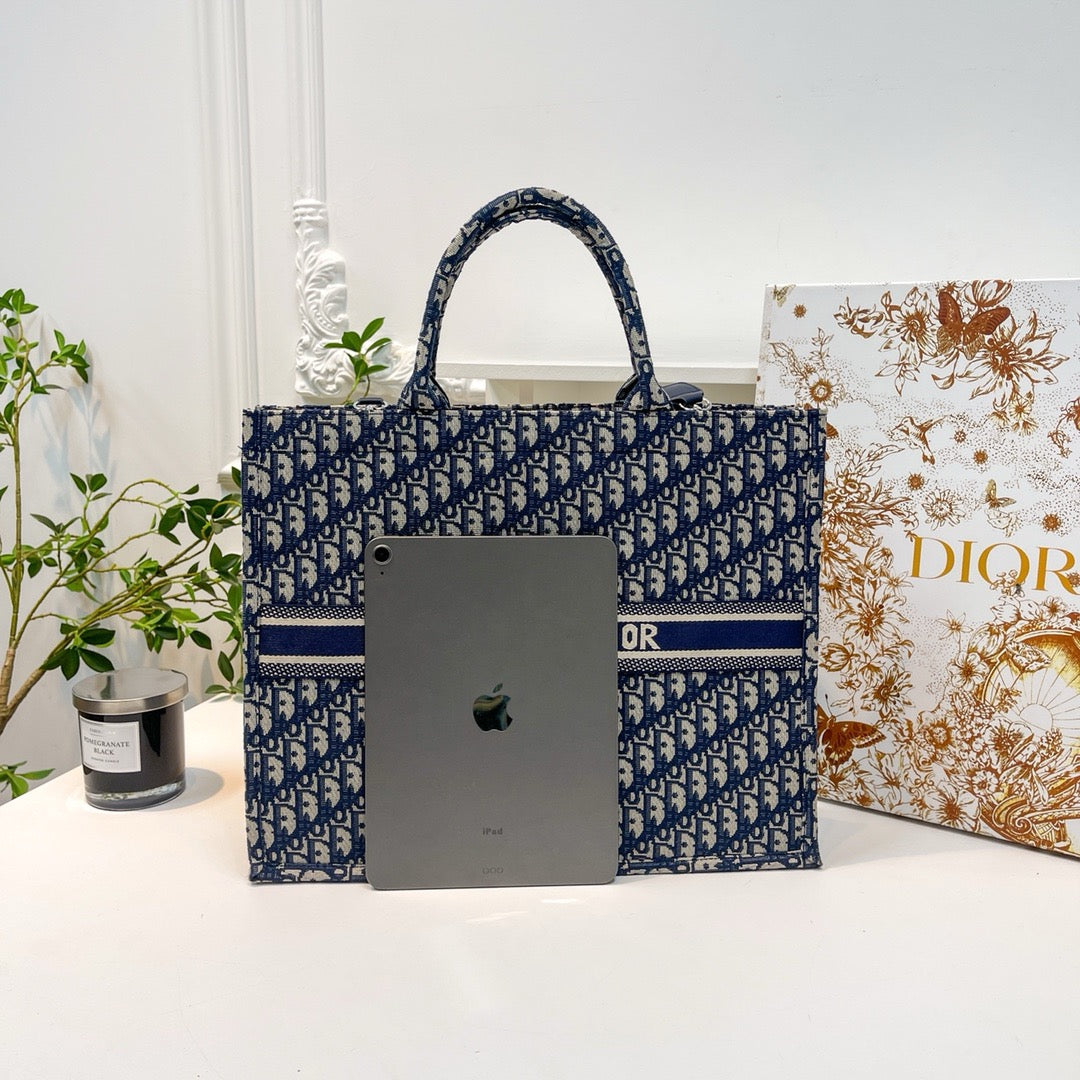 Dior tote bag