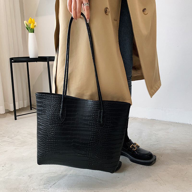 LIGHT TOTE BAG