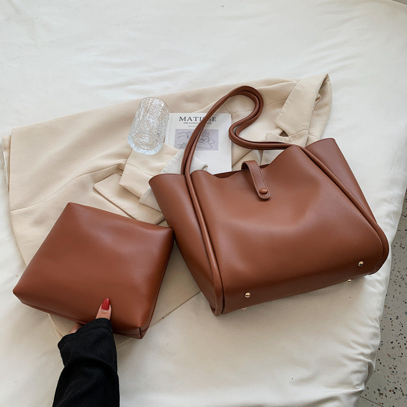 Leather tote bags